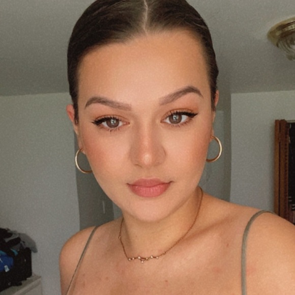 Meet your Posher, Alison - Picture 1 of 1